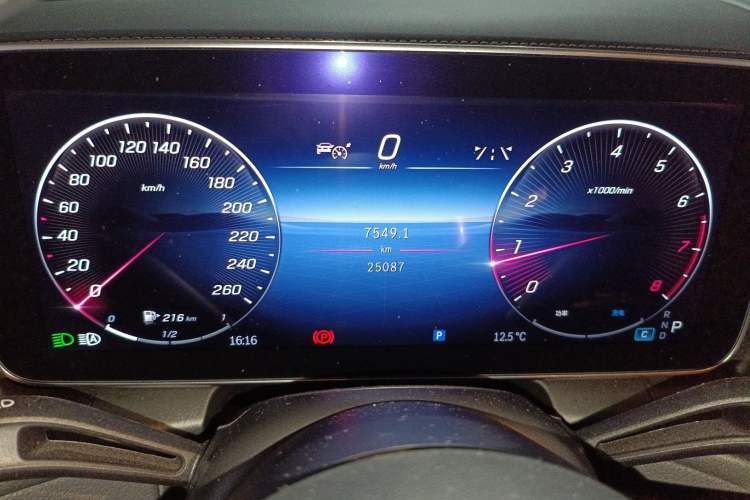 Used Mercedes-Benz GLC 2023 GLC 260 L 4MATIC Luxury 7-Seater Instrument Cluster