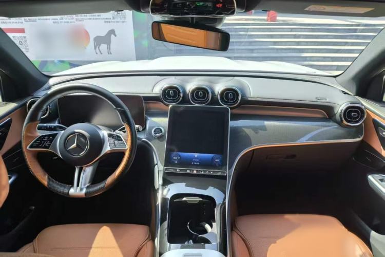Used Mercedes-Benz GLC 2023 GLC 260 L 4MATIC Dynamic Edition 5-seater Interior 1