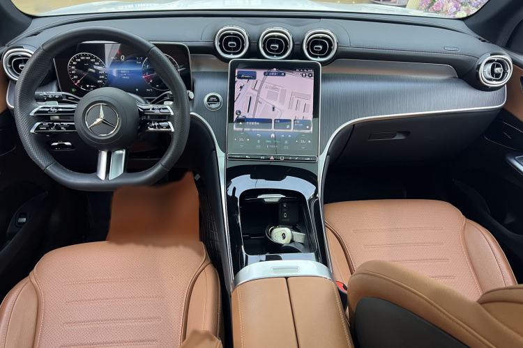 Used Mercedes-Benz GLC 2023 GLC 260 L 4MATIC Luxury 7-Seater Interior 1
