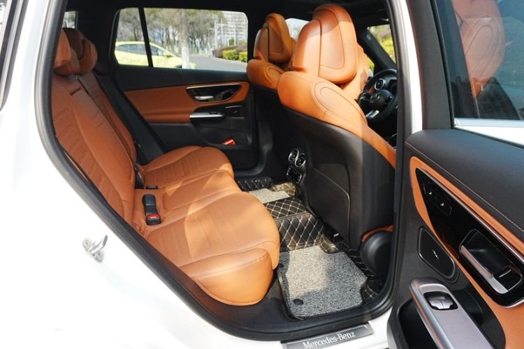 Used Mercedes-Benz GLC 2023 GLC 260 L 4MATIC Luxury Model 5 Seats Interior 12