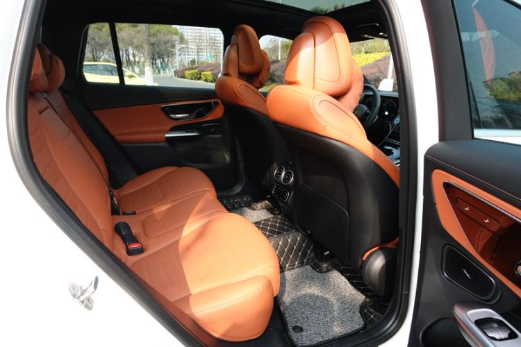 Used Mercedes-Benz GLC 2023 GLC 260 L 4MATIC Luxury Model 5 Seats Interior 13