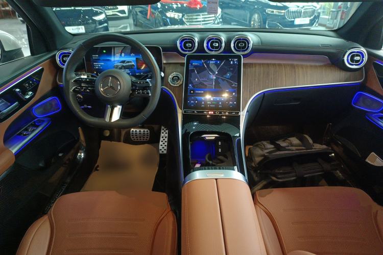 Used Mercedes-Benz GLC 2023 GLC 300 L 4MATIC Dynamic Edition 5-seater Interior 2