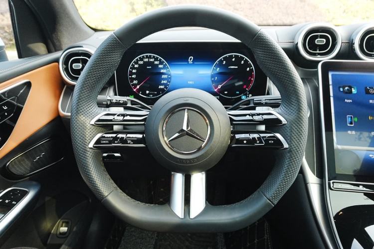 Used Mercedes-Benz GLC 2023 GLC 260 L 4MATIC Luxury Model 5 Seats Interior 2