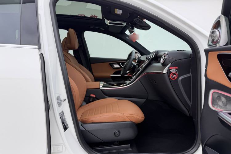 Used Mercedes-Benz GLC 2023 Facelift GLC 260 L 4MATIC Luxury Version 7-Seater Interior 3