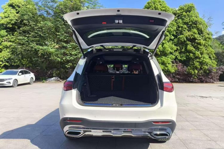 Used Mercedes-Benz GLC 2023 GLC 260 L 4MATIC Dynamic Edition 5-seater Interior 3