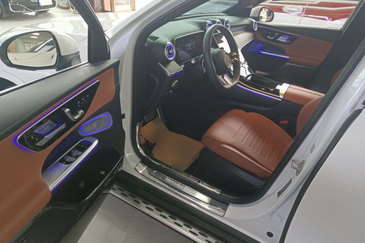Used Mercedes-Benz GLC 2023 GLC 300 L 4MATIC Dynamic Edition 5-seater Interior 3