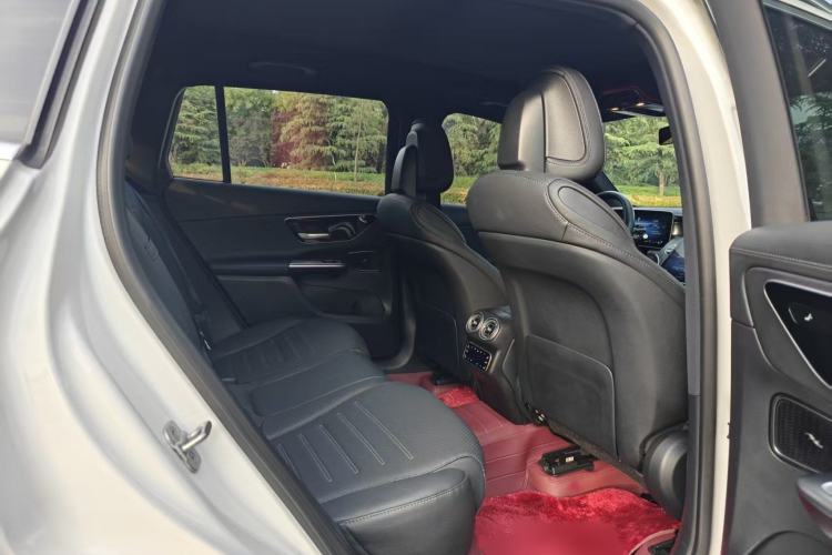 Used Mercedes-Benz GLC 2023 Facelift GLC 260 L 4MATIC Luxury Version 5 Seats Interior 6