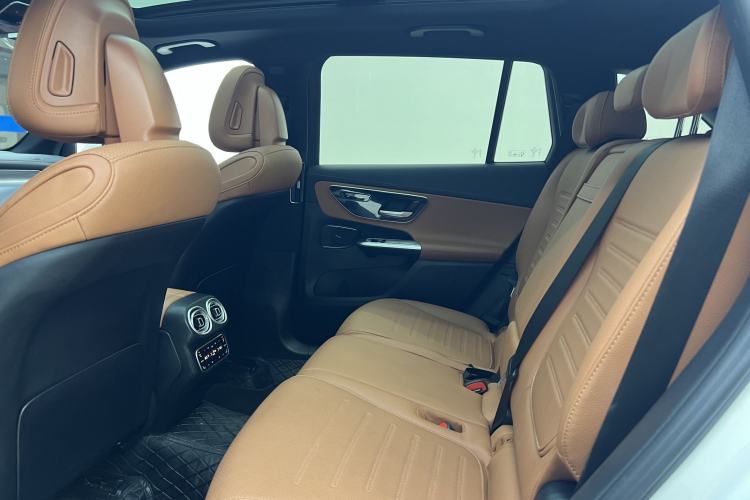 Used Mercedes-Benz GLC 2023 GLC 260 L 4MATIC Luxury 7-Seater Interior 7