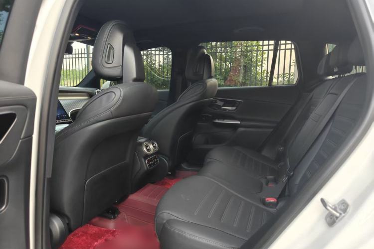 Used Mercedes-Benz GLC 2023 Facelift GLC 260 L 4MATIC Luxury Version 5 Seats Interior 9