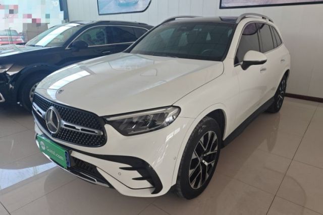 Ojetý Mercedes-Benz GLC 2023 GLC 260 L 4MATIC Luxury Model 5 Seats