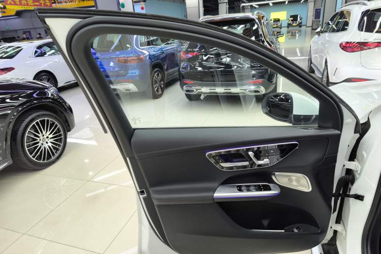 Used Mercedes-Benz GLC 2023 GLC 300 L 4MATIC Luxury 7-Seater Left Front Door Interior