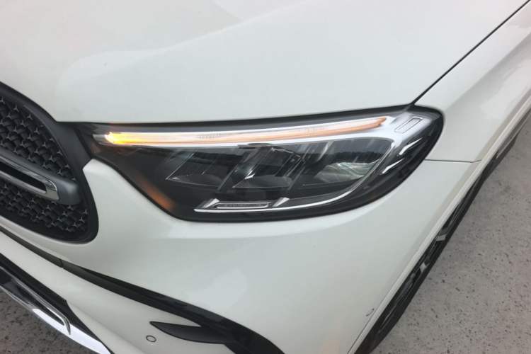 Used Mercedes-Benz GLC 2023 GLC 260 L 4MATIC Luxury Model 5 Seats Left Front Headlight