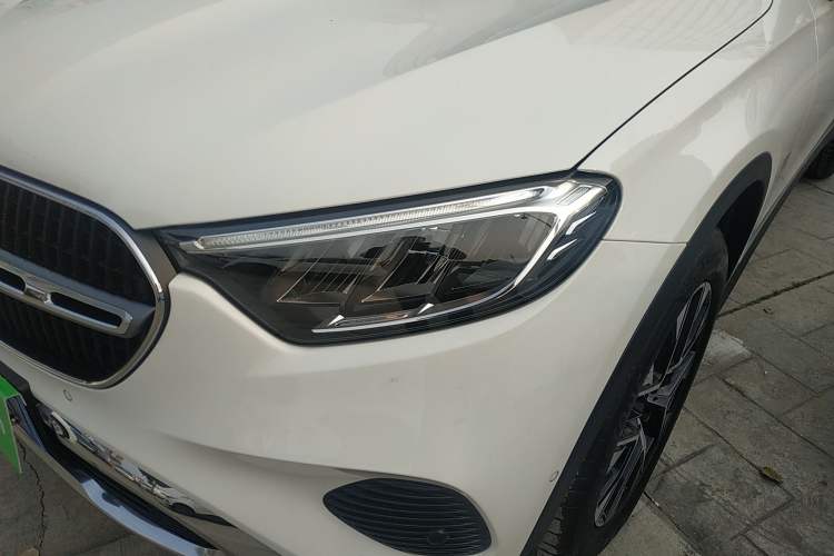 Used Mercedes-Benz GLC 2023 Facelift GLC 260 L 4MATIC Dynamic Version 5 Seats Left Front Headlight