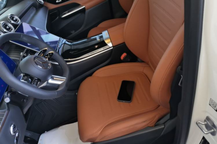 Used Mercedes-Benz GLC 2023 Refreshed GLC 300 L 4MATIC Dynamic Edition 5 Seats Left Front Seat