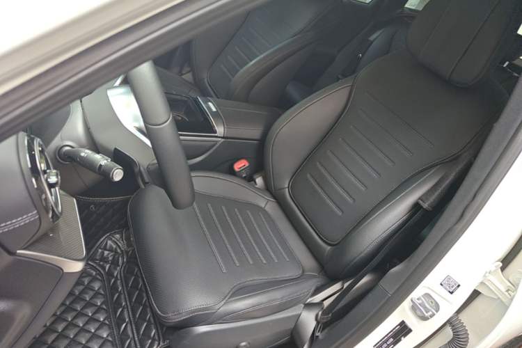 Used Mercedes-Benz GLC 2023 GLC 260 L 4MATIC Dynamic Edition 5-seater Left Front Seat