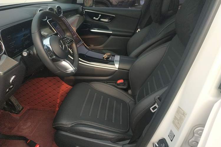 Used Mercedes-Benz GLC 2023 Facelift GLC 260 L 4MATIC Dynamic Version 5 Seats Left Front Seat