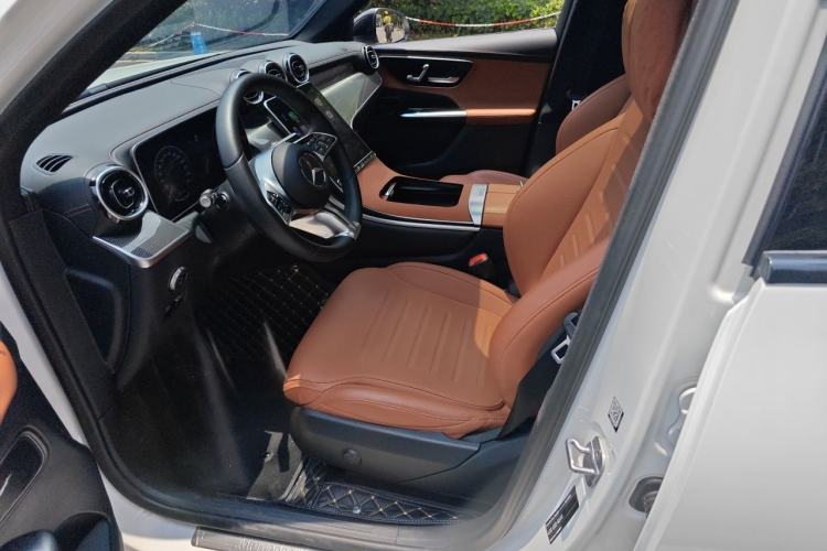 Used Mercedes-Benz GLC 2023 GLC 260 L 4MATIC Dynamic Edition 5-seater Left Front Seat