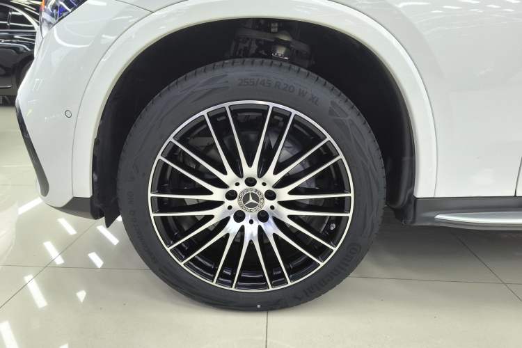 Used Mercedes-Benz GLC 2023 GLC 300 L 4MATIC Luxury 7-Seater Left Front Wheel Hub