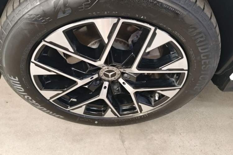 Used Mercedes-Benz GLC 2023 Facelift GLC 260 L 4MATIC Luxury Version 7-Seater Left Front Wheel Hub