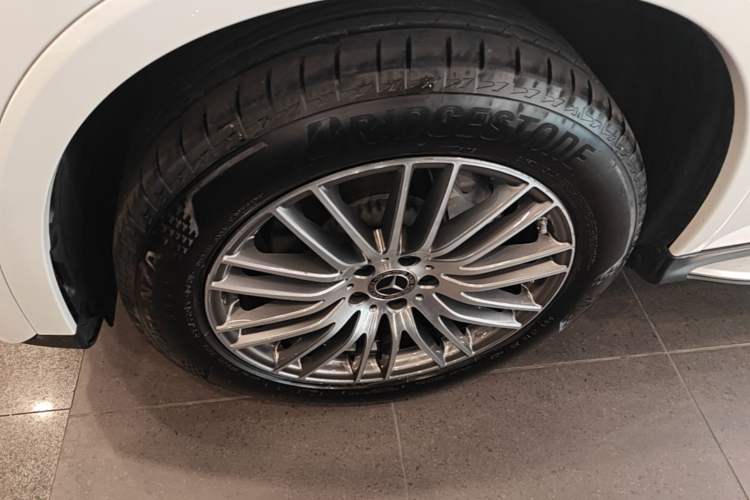 Used Mercedes-Benz GLC 2023 Refreshed GLC 300 L 4MATIC Dynamic Edition 5 Seats Left Front Wheel Hub