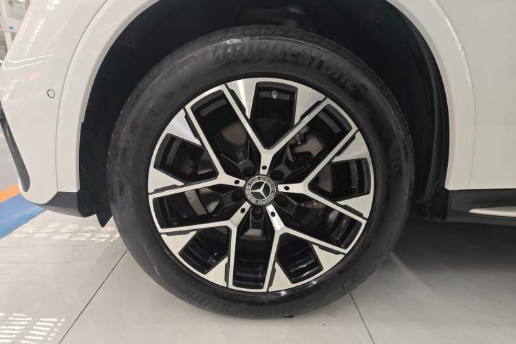 Used Mercedes-Benz GLC 2023 GLC 260 L 4MATIC Luxury Model 5 Seats Left Front Wheel Hub