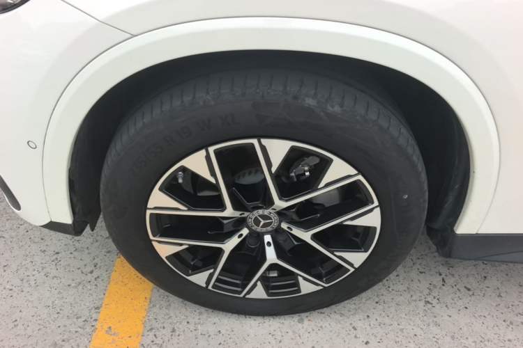 Used Mercedes-Benz GLC 2023 GLC 260 L 4MATIC Luxury Model 5 Seats Left Front Wheel Hub