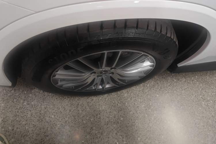 Used Mercedes-Benz GLC 2023 GLC 300 L 4MATIC Dynamic 7-Seater Left Front Wheel Hub