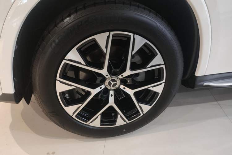 Used Mercedes-Benz GLC 2023 GLC 260 L 4MATIC Luxury 7-Seater Left Front Wheel Hub