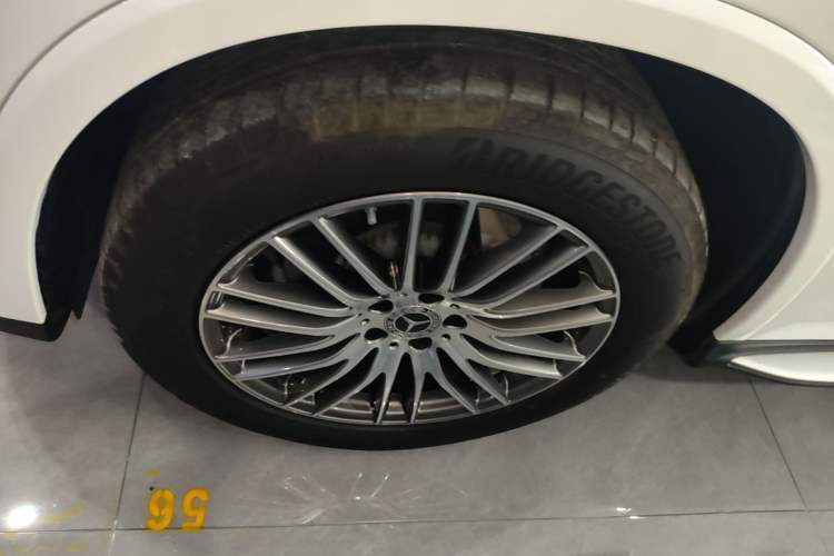 Used Mercedes-Benz GLC 2023 GLC 300 L 4MATIC Dynamic Edition 5-seater Left Front Wheel Hub