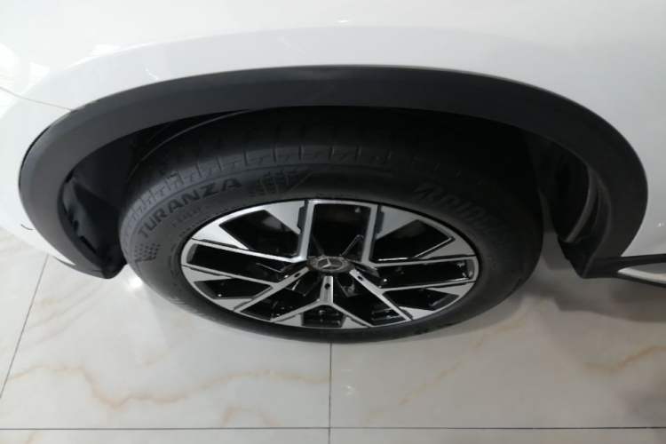 Used Mercedes-Benz GLC 2023 GLC 260 L 4MATIC Dynamic Edition 7-seater Left Front Wheel Hub