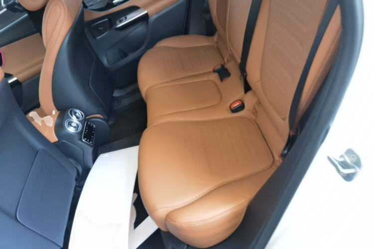 Used Mercedes-Benz GLC 2023 Refreshed GLC 300 L 4MATIC Dynamic Edition 5 Seats Left Rear Seat