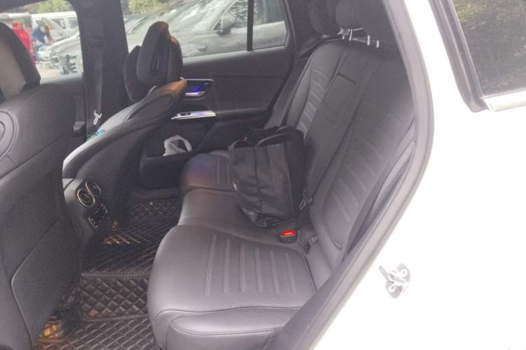 Used Mercedes-Benz GLC 2023 GLC 260 L 4MATIC Luxury Model 5 Seats Left Rear Seat