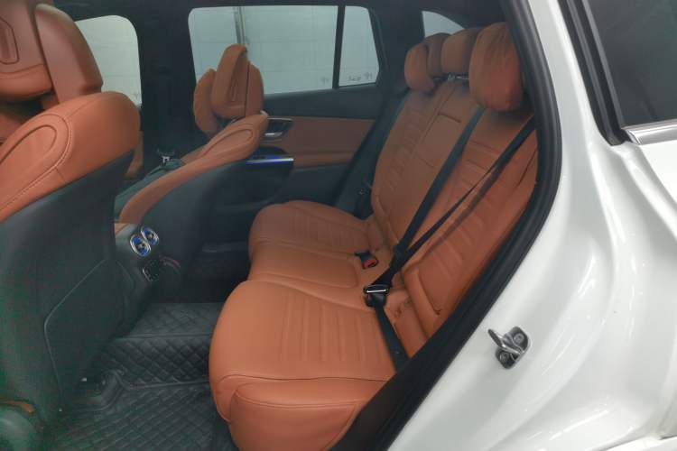 Used Mercedes-Benz GLC 2023 GLC 260 L 4MATIC Luxury Model 5 Seats Left Rear Seat
