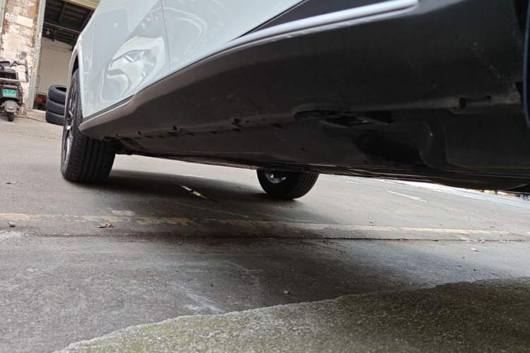 Used Mercedes-Benz GLC 2023 GLC 260 L 4MATIC Dynamic Edition 5-seater Left Side Sill