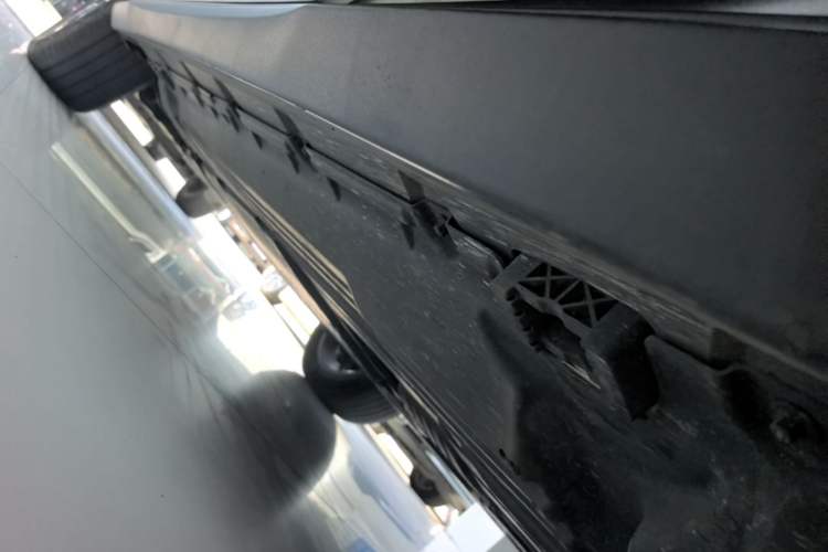 Used Mercedes-Benz GLC 2023 GLC 260 L 4MATIC Luxury Model 5 Seats Left Side Sill