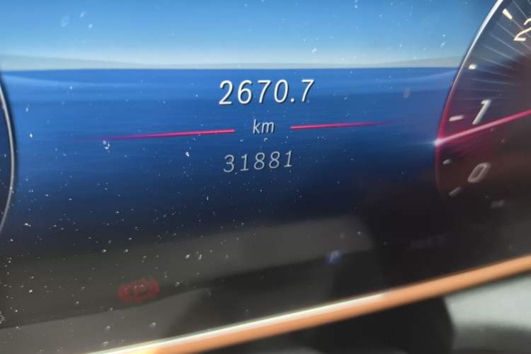 Used Mercedes-Benz GLC 2023 Refreshed GLC 300 L 4MATIC Dynamic Version 7-Seater Odometer Close Up