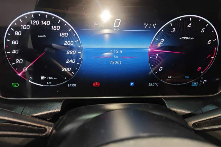 Used Mercedes-Benz GLC 2023 GLC 300 L 4MATIC Luxury 7-Seater Odometer Close Up