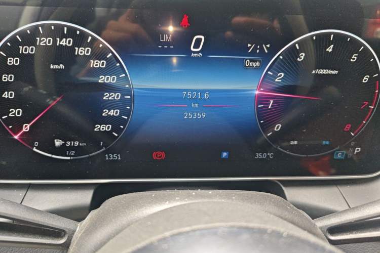 Used Mercedes-Benz GLC 2023 Facelift GLC 260 L 4MATIC Dynamic Version 5 Seats Odometer Close Up