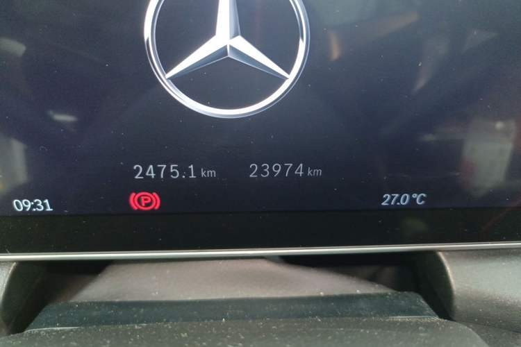 Used Mercedes-Benz GLC 2023 GLC 260 L 4MATIC Luxury Model 5 Seats Odometer Close Up