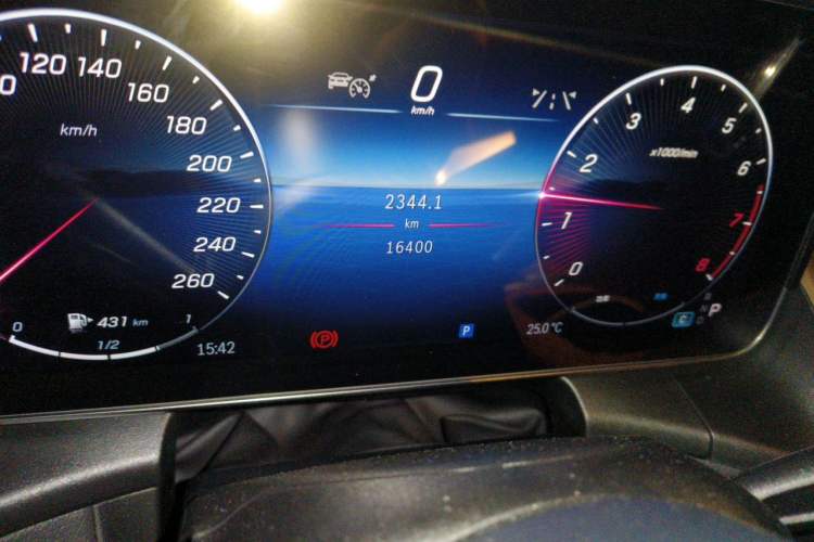 Used Mercedes-Benz GLC 2023 GLC 300 L 4MATIC Dynamic 7-Seater Odometer Close Up