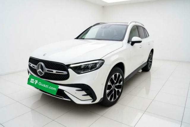 Ojetý Mercedes-Benz GLC 2023 GLC 260 L 4MATIC Luxury Model 5 Seats