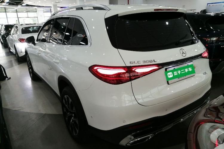 Used Mercedes-Benz GLC 2023 Facelift GLC 260 L 4MATIC Dynamic Version 5 Seats Rear Left 45 Deg