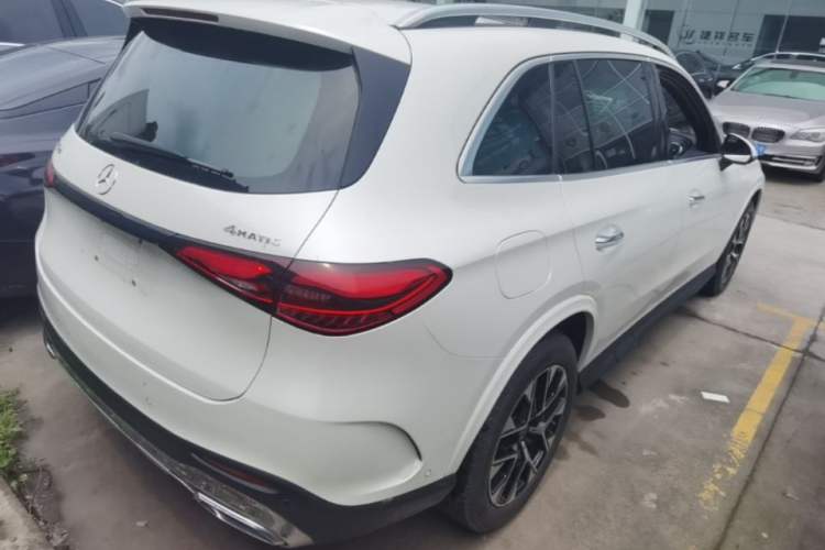 Used Mercedes-Benz GLC 2023 GLC 260 L 4MATIC Luxury Model 5 Seats Rear Right 45 Deg