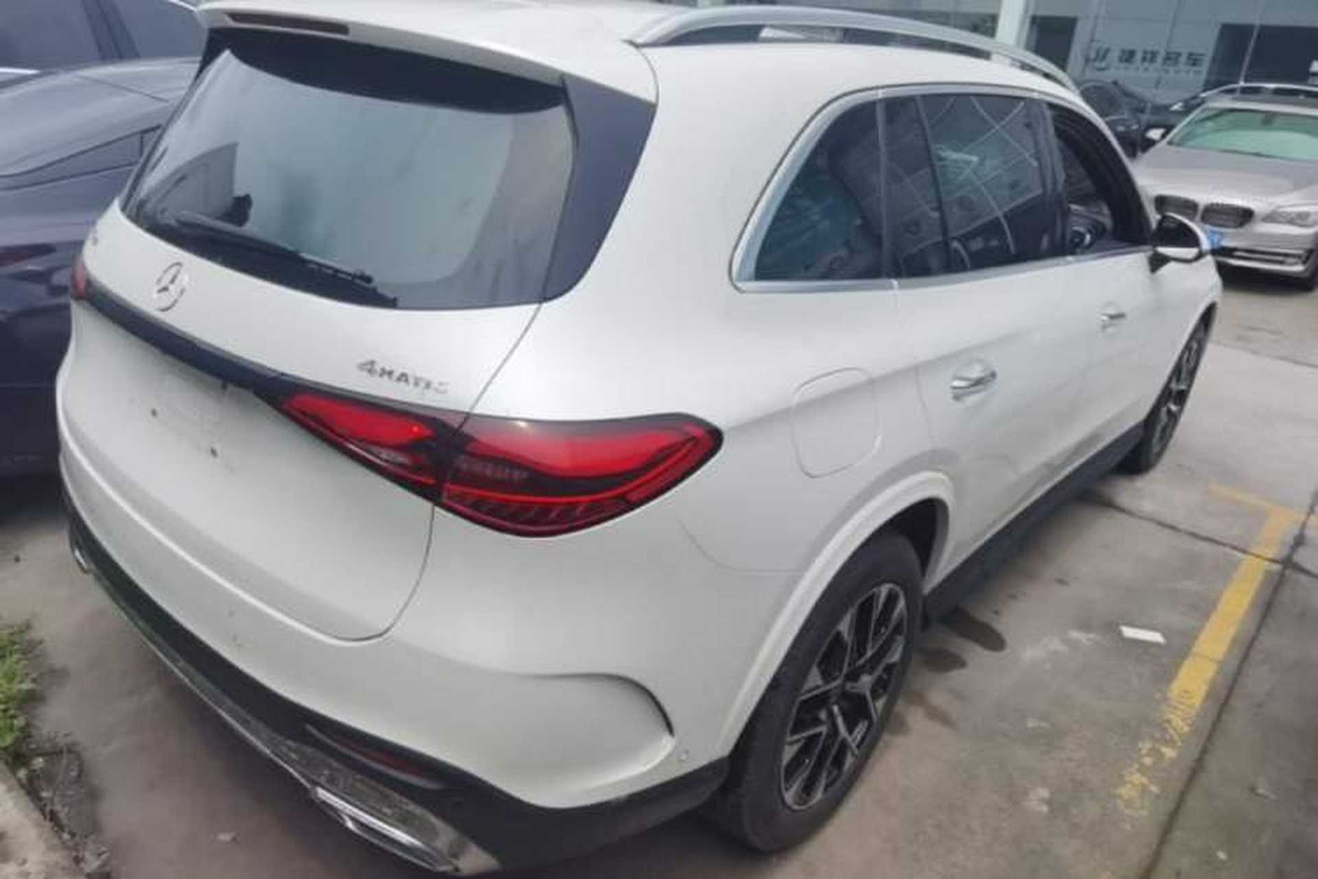 Used Mercedes-Benz GLC 2023 GLC 260 L 4MATIC Luxury Model 5 Seats Rear Right 45 Deg