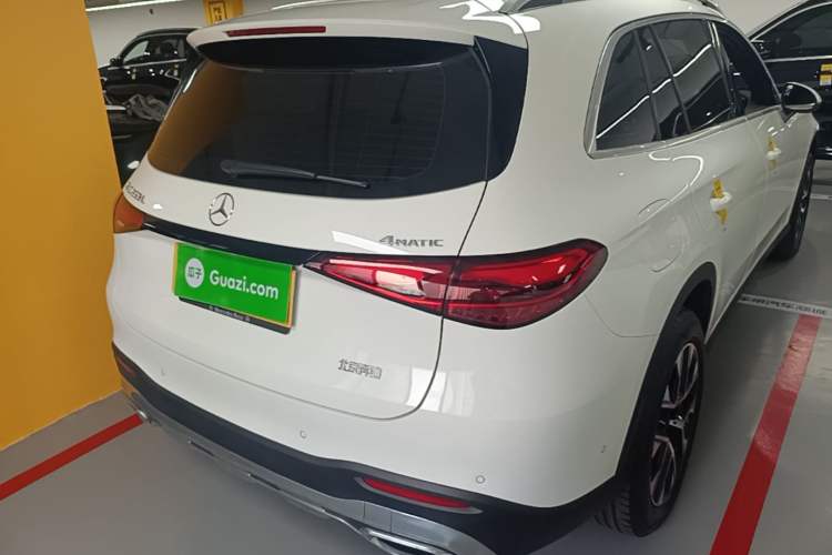 Used Mercedes-Benz GLC 2023 Facelift GLC 260 L 4MATIC Dynamic Version 5 Seats Rear Right 45 Deg