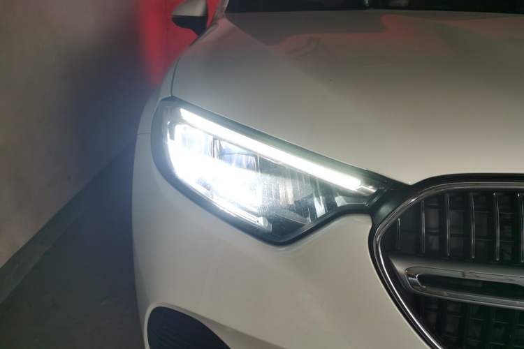 Used Mercedes-Benz GLC 2023 GLC 260 L 4MATIC Dynamic Edition 5-seater Right Front Headlight