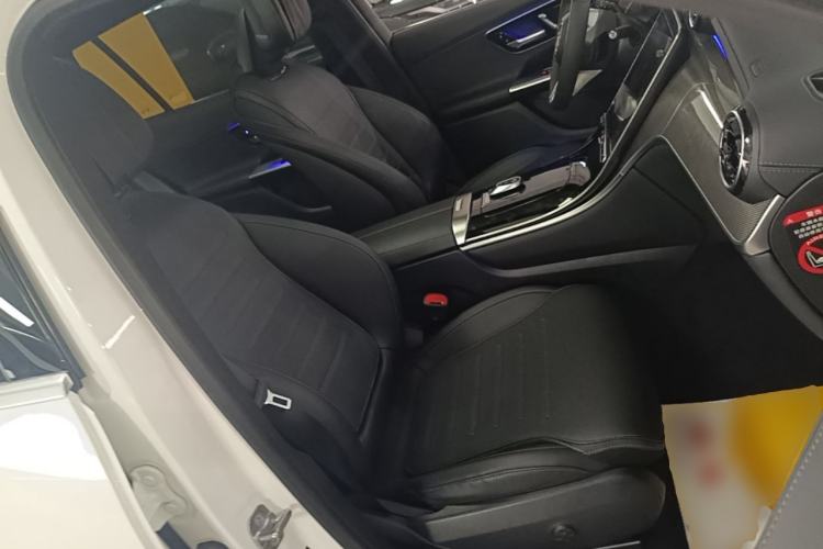 Used Mercedes-Benz GLC 2023 Facelift GLC 260 L 4MATIC Dynamic Version 5 Seats Right Front Seat