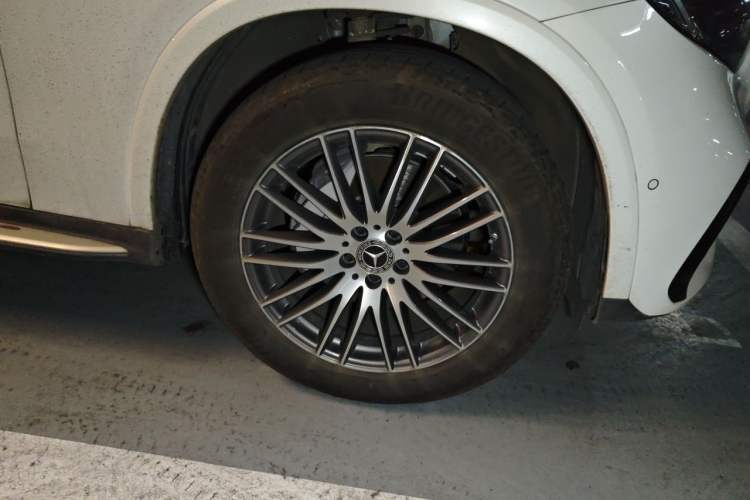 Used Mercedes-Benz GLC 2023 Refreshed GLC 300 L 4MATIC Dynamic Edition 5 Seats Right Front Wheel Hub