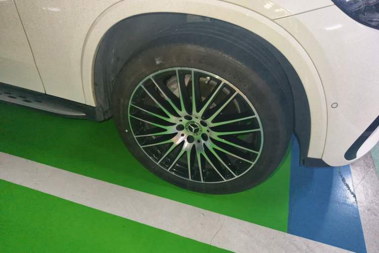 Used Mercedes-Benz GLC 2023 GLC 300 L 4MATIC Luxury 7-Seater Right Front Wheel Hub