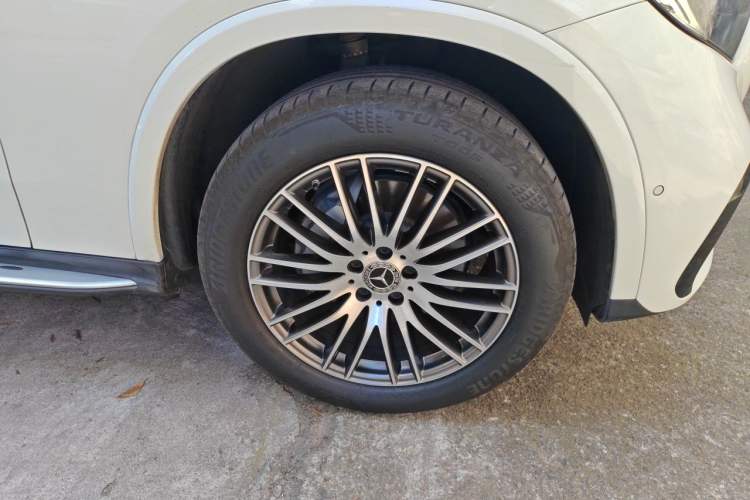 Used Mercedes-Benz GLC 2023 GLC 300 L 4MATIC Dynamic Edition 5-seater Right Front Wheel Hub